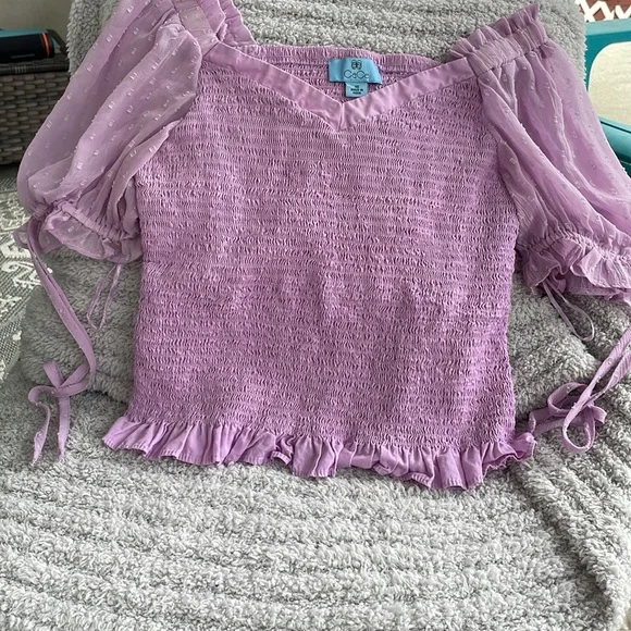 CeCe Lavender Puff Sleeve Smocked Top NOWT Size XS - Picture 2 of 8